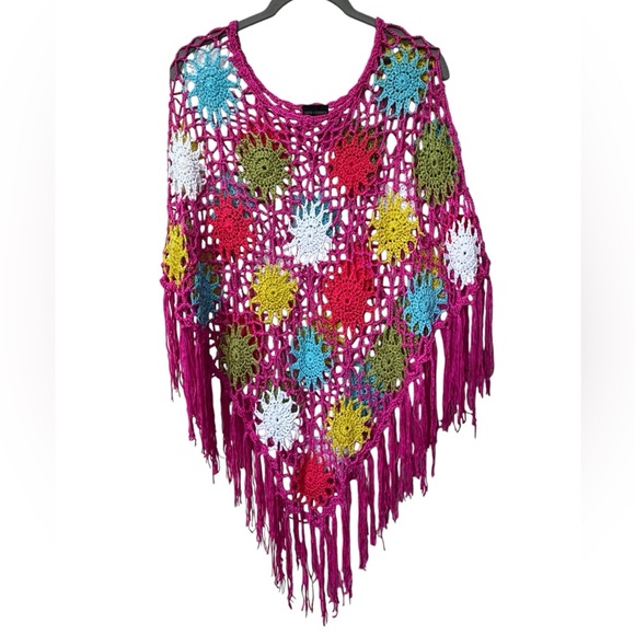 Coco & Carmen Colorful Crochet Women's Poncho - Picture 5 of 9